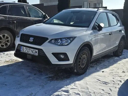 Seat Arona de inchiriat la Aeroport Suceava (SCV) iarna - compact SUV cu anvelope de iarna si Full CASCO
