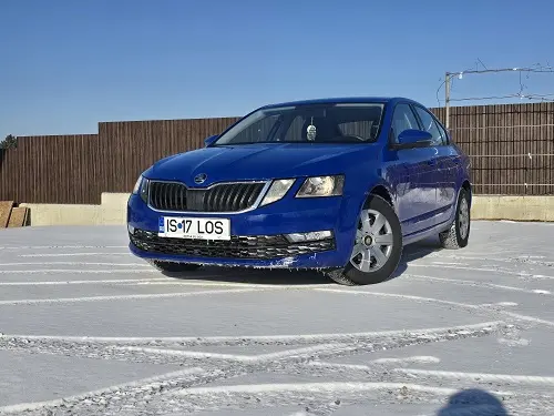 Skoda Octavia de inchiriat la Aeroport Suceava (SCV) iarna - masina potrivita pentru drumuri cu zapada