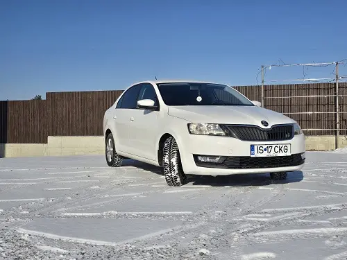 Skoda Rapid automat de inchiriat la Aeroport Suceava (SCV) iarna - confort, anvelope de iarna, Full CASCO