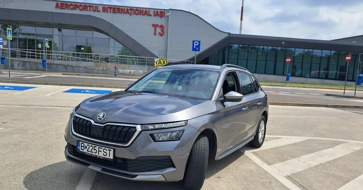 Interior Skoda Kamiq mini SUV pentru inchirieri auto aeroport Iasi
