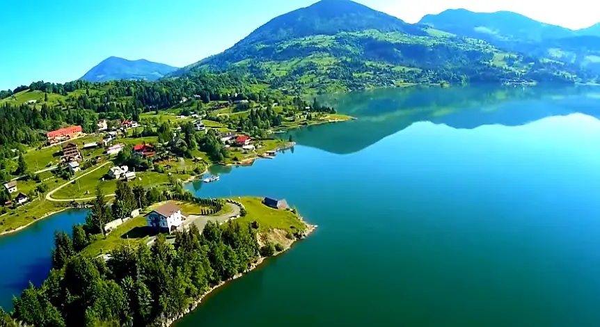 Colibita - lac si peisaje montane, destinatie de relaxare