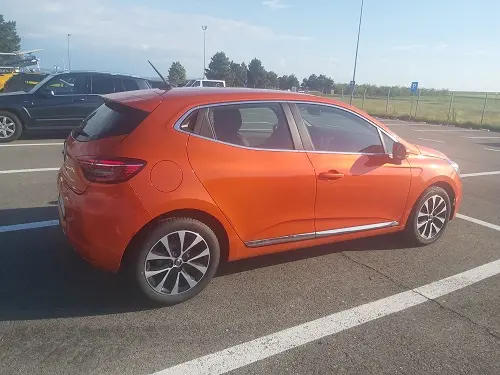 inchirieri auto suceava  renault clio automat