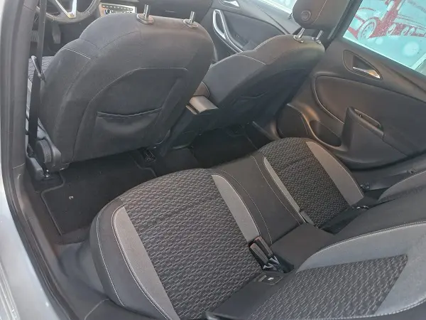 opel astra stw automat de inchiriat la aeroport suceava